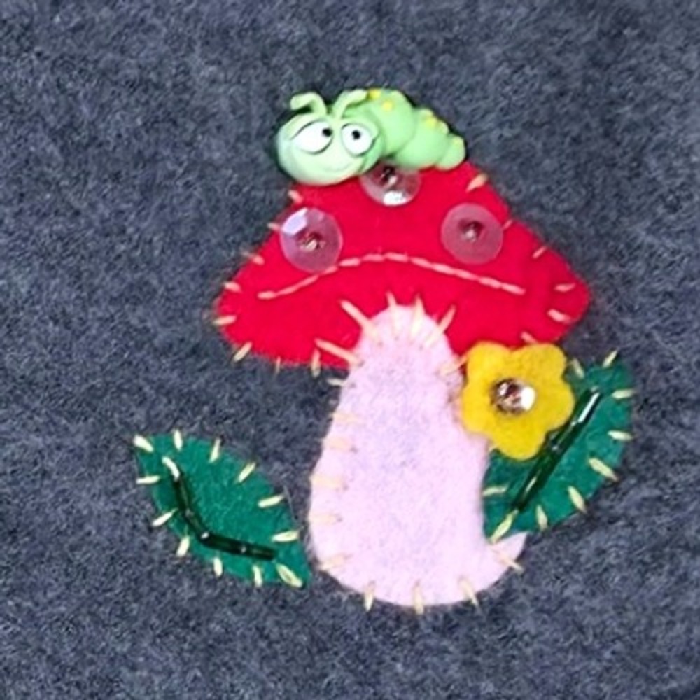 Gray Felt Shoulder Bag Whimsical Mushroom Caterpillar Applique Zipper  closure - Picture 3 of 7